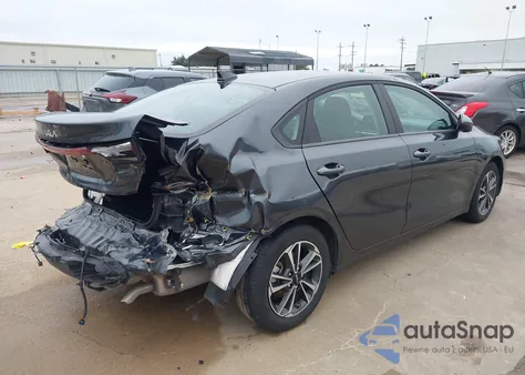 2024 Kia Forte Lxs z USA, uszkodzony, nr VIN 3KPF24AD7RE828290